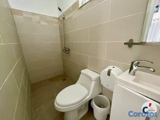 casas - Gran Villa con Piscina, de 3 Habitaciones, Amuebla 11