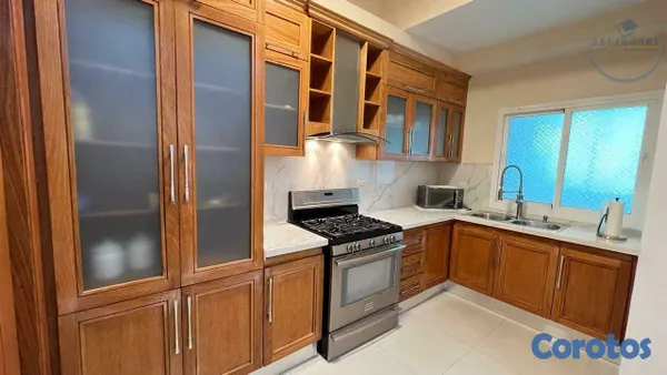 apartamentos - Apartamento en venta en Naco un 2do Piso con Terraza 8