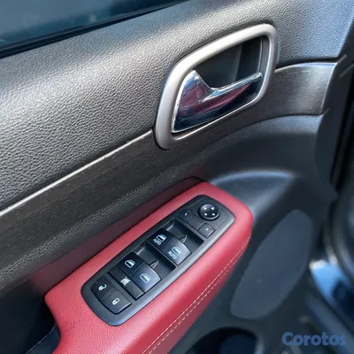 jeepetas y camionetas - JEEP GRAND CHEROKEE LAREDO 4X4 2018 10