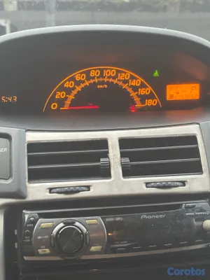 carros - Toyota Vitz 2008 3