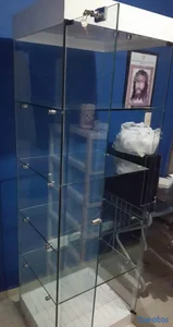 exhibidor de cristal con luz led 
