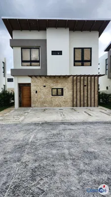 casas - Villa de Lujo de Dos Niveles con Piscina · Ref 140 9