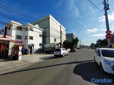 Oficinas y Locales en Zona Céntrica, Frente a Plaza de la Salud desde RD$12,500