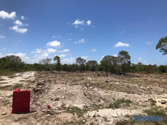 solares y terrenos - Terreno detrás de Espalliat Motors Punta Cana 6