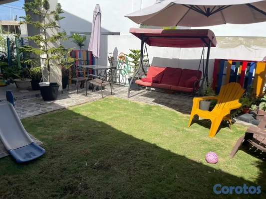 casas - Casa en Colinas del oeste, av. Prolongación 27 de  10