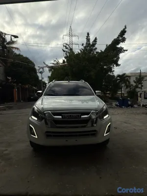 jeepetas y camionetas - Camioneta DMAX 2019 - Única Dueña - 88 KM - Mantenimiento en la casa 2