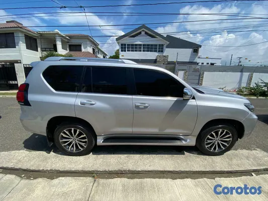 jeepetas y camionetas - Toyota land cruicer prado vxl 2023 2