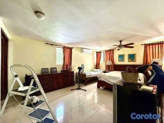 casas - Casa en Venta – Dos Niveles en Miramar 9