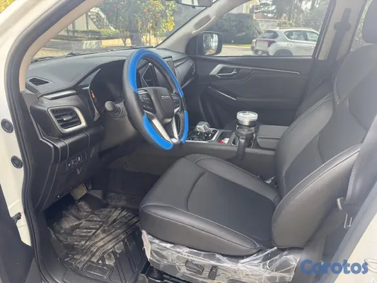 jeepetas y camionetas - IZUZU DMAX con solo 1800 km. No tiene detalles  4
