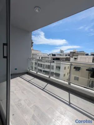 apartamentos - Amplio apartamento de 2 hab. 2,5 b. ubicado en El  7