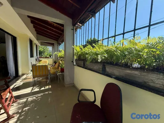 casas - Casa en Venta – Dos Niveles en Miramar 10