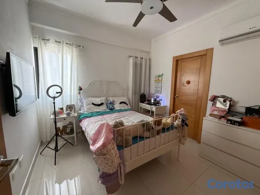 apartamentos - vendo renacimiento segundo nivel balcón tres habitaciones con su baño dos parque 15