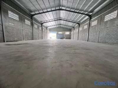 nave industrial  de alquiler  avenida  las americas 