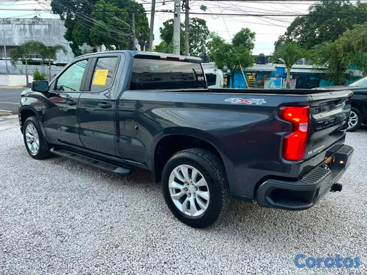 jeepetas y camionetas - CHEVROLET SILVERADO 1500 CUSTOM 2022 8