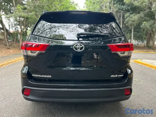 jeepetas y camionetas - Toyota higlander xle 2019 clean  8
