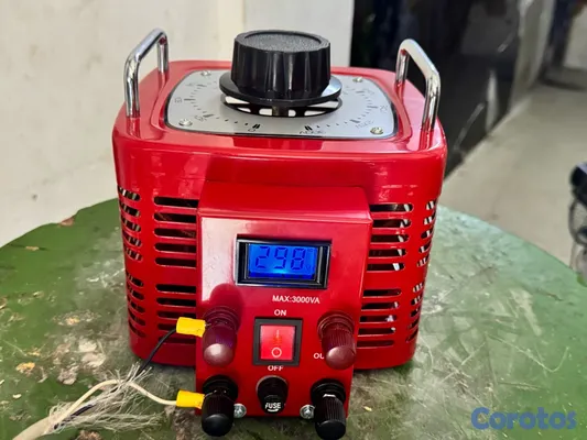 plantas e inversores - Variador Reductor Elevador De Votaje De 0 a 300 Voltio Para Técnico  3