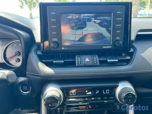 jeepetas y camionetas - Toyota RAV4 XLE Premium 2021 4