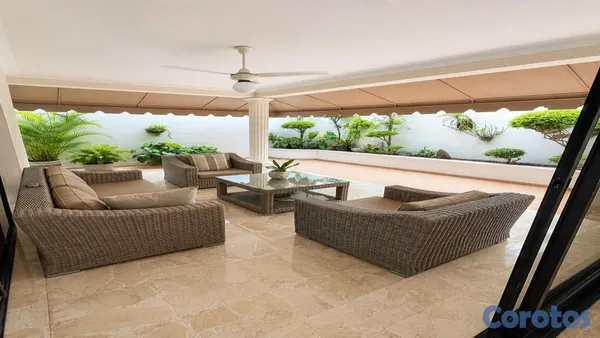casas - Casa de dos niveles en venta en Las Praderas, residencial cerrado - US$670,000 8