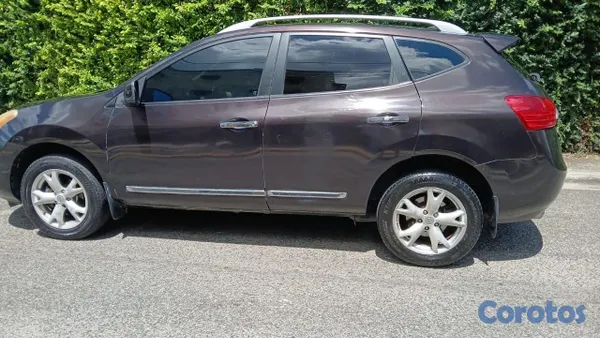 jeepetas y camionetas - Nissan Rogue SV, la full  9