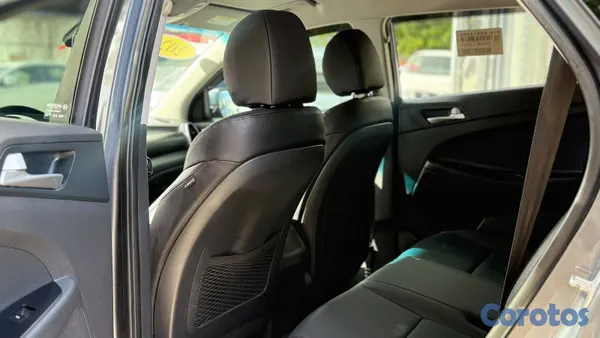 jeepetas y camionetas - 2021 Hyundai Tucson SE AWD CLEAN CARFAX. 9