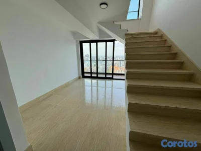 PentHouse de 3 Niveles / Vista al mar