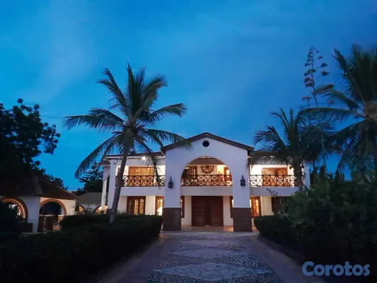 casas - Vendo casa amplia cerca de la playa  2