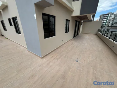 Apartamento con Terraza Nuevo en Venta en Urbanización Real
