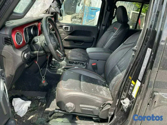 repuestos -  COMPUERTA TRASERA 2022 JEEP GLADIATOR RUBICON
     SOLO PARA PIEZAS 3