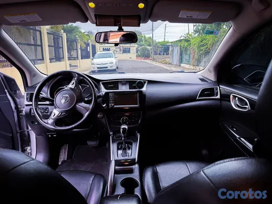 carros - Nissan sentra sv 2019 3