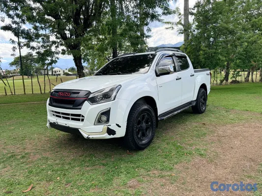 jeepetas y camionetas - Isuzu dmax 2020 mecánica 4x4  6