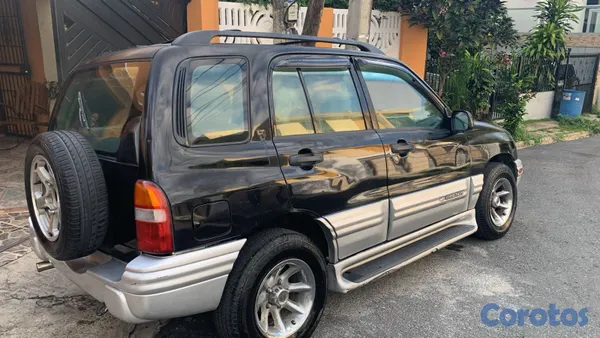 jeepetas y camionetas - Vendo Chevrolet tracker 2001 2