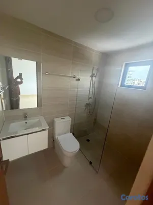 apartamentos - vendo nuevo los cacicazgos piso 5 tres habitaciones con baño dos parqueos balcón 11