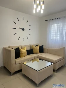 Sofa L ajustable con mesa de centro