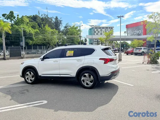 jeepetas y camionetas - Hyundai Santafe   Modelo SEL plus  Año 2022  6