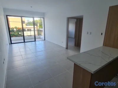 Alquio zona universitaria dos habitaciones 2.5 baños dos parqueos balcón planta