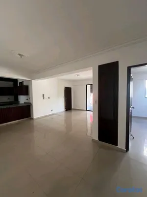 apartamentos - *📌Vendo APARTAMENTO clásico (remodelado)📌 3ER  PISO SIN ASCENSOR* 4