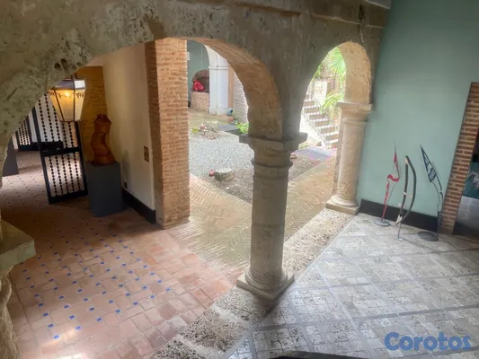 casas - casa histórica en la Zona Colonial para uso residencial o comercial  8