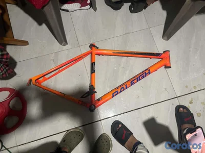 cuadro de bisicleta usado aro 29 7000 a 5700 negocioble escribír al número 