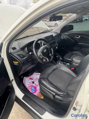 jeepetas y camionetas - HYUNDAI TUCSON 2011 NITIDA CON AIRE QUÉ CONGELA Y BIEN CUIDADA 7