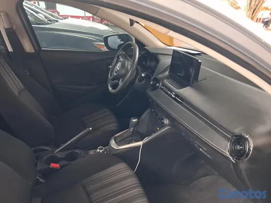 carros - Mazda 2 , 2021. Diesel 4