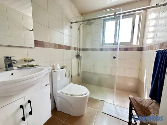 apartamentos - vendo Evaristo Morales tres habitaciones con su baño dos parqueos balcón tipo te 4