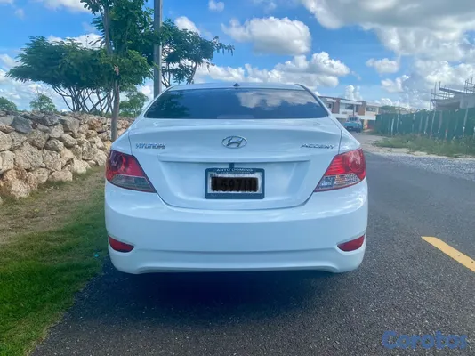 carros - Hyundai Accent 2013 Automático | CarPlay + Cámara 5