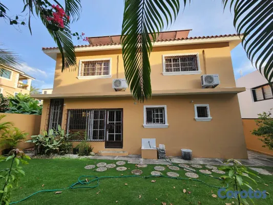 casas -  Casa de Lujo en VENTA – Residencial Colinas del Oeste 3
