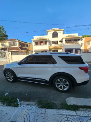 jeepetas y camionetas - Ford explorer platiniun 2020 en óptimas condiciones.  3