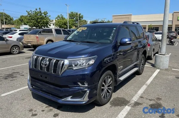 jeepetas y camionetas - Toyota Land Cruiser Prado 2014 | Diésel 4 Cilindros | 4x4 | 3 Filas | 4