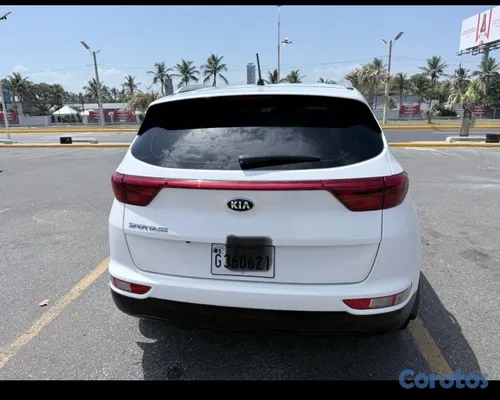 jeepetas y camionetas - Kia Sportage 2017 excelente condiciones  12
