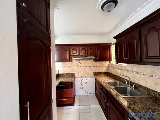 apartamentos - Se vende, Ubicación privilegiada: Calle Principal, cerro alto, Stgo.
 3