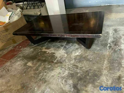 Mesa de centro en madera macisa