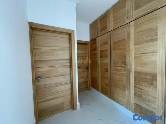 apartamentos - Apartamento en venta en los Cacicazgos (221mts2) de 3 habitaciones con baño c/u 7