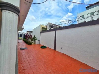 Casa en Brisa Orienta en Alquiler Amueblado con Pa